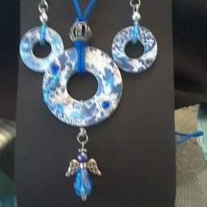 Necklace and earing set
